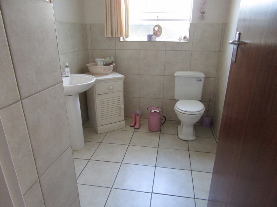 6 Bedroom Property for Sale in Humansdorp Eastern Cape